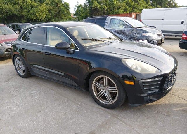 2015 PORSCHE Macan