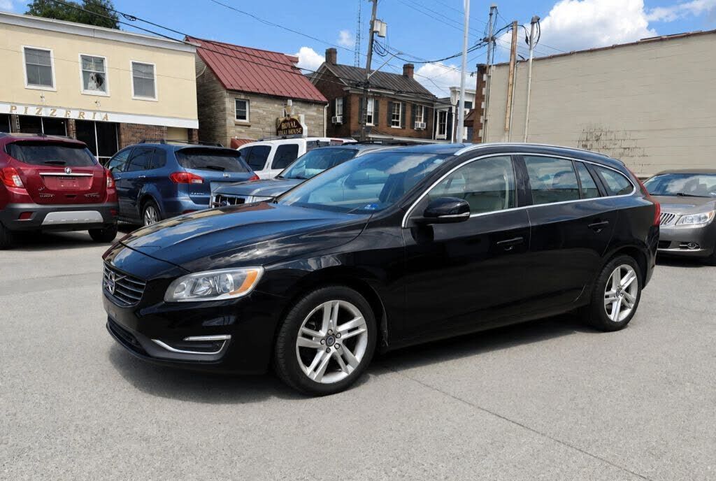 2015 VOLVO V60