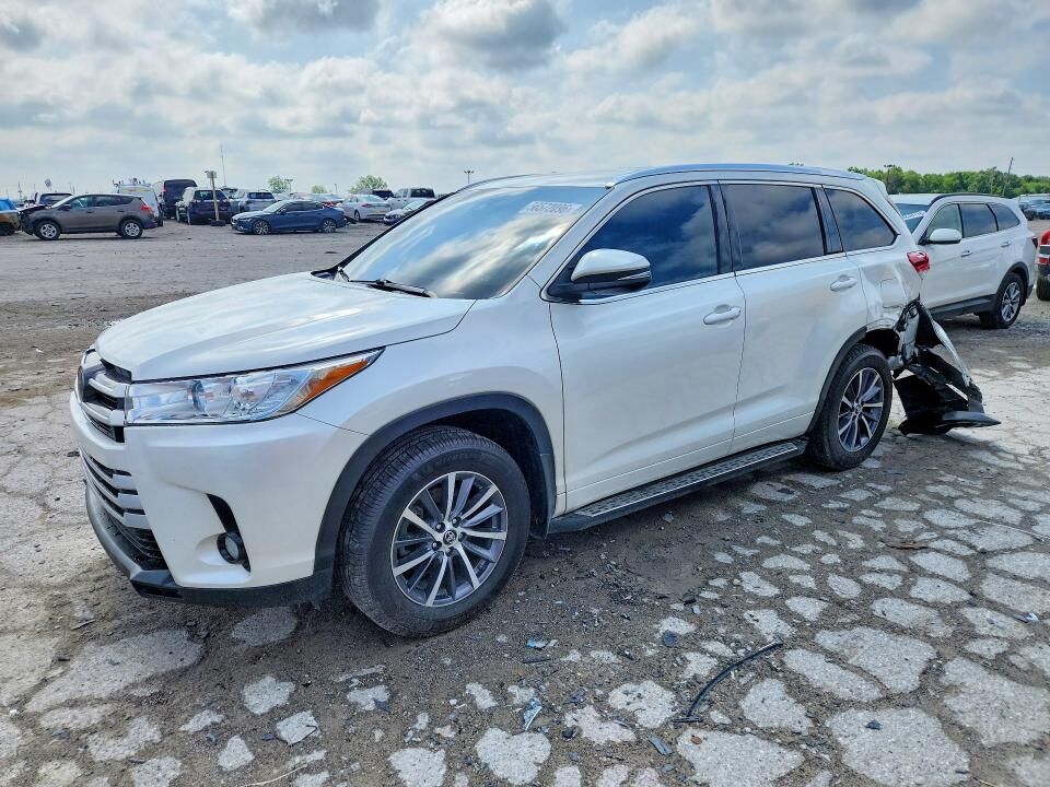 2018 TOYOTA Highlander