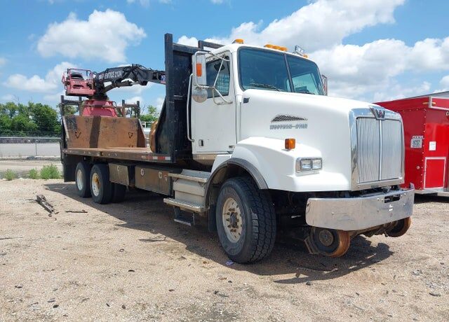 2011 WESTERN STAR 4900