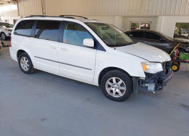 2010 CHRYSLER Town and Country