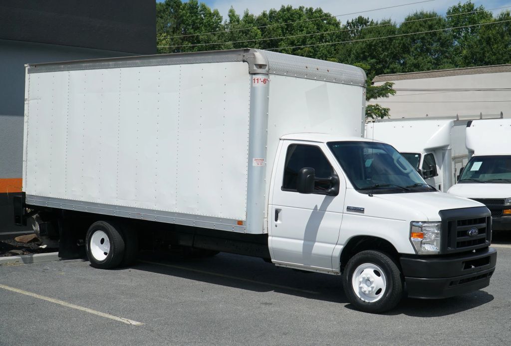2022 FORD E-350