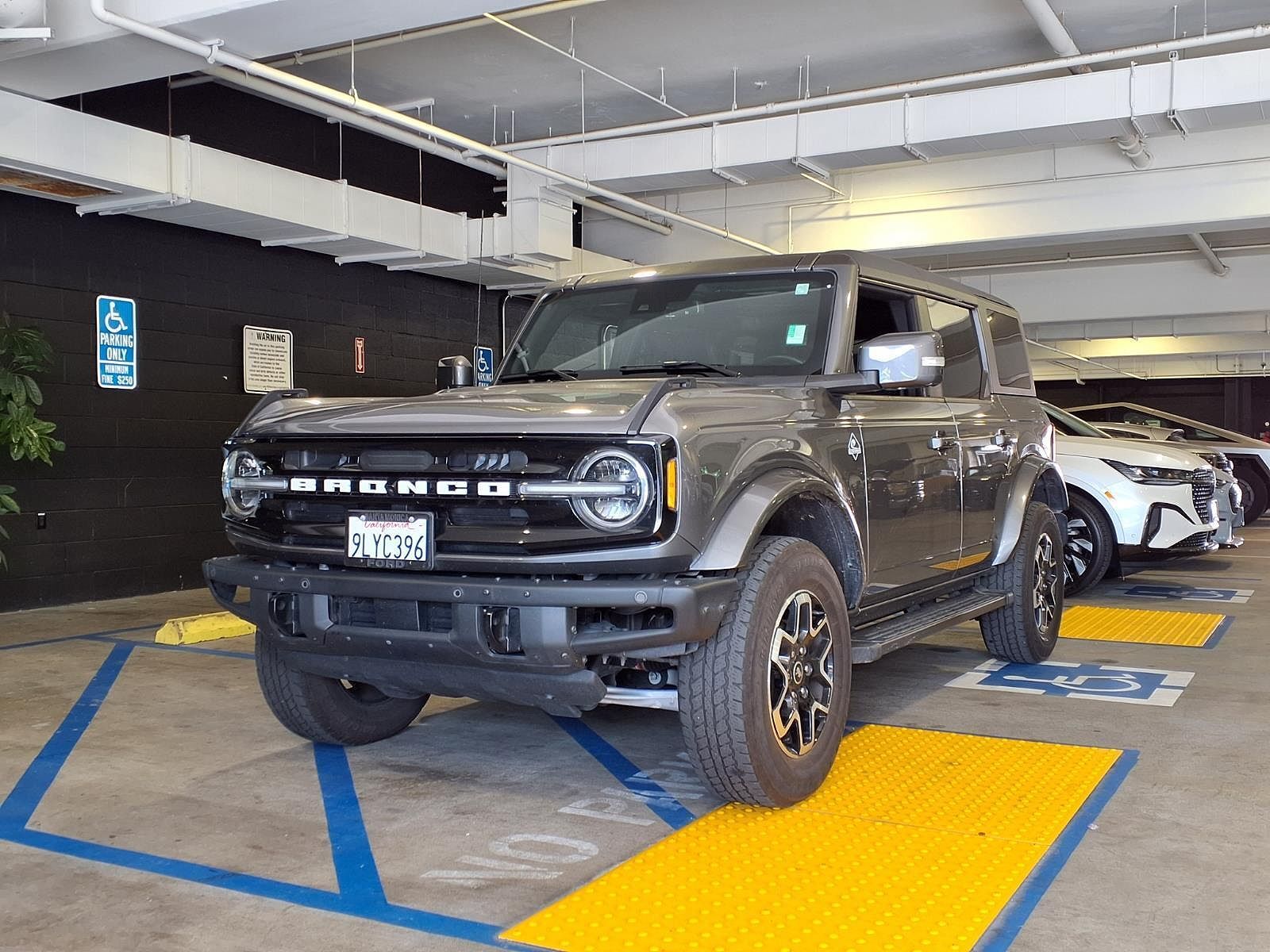 2023 FORD Bronco