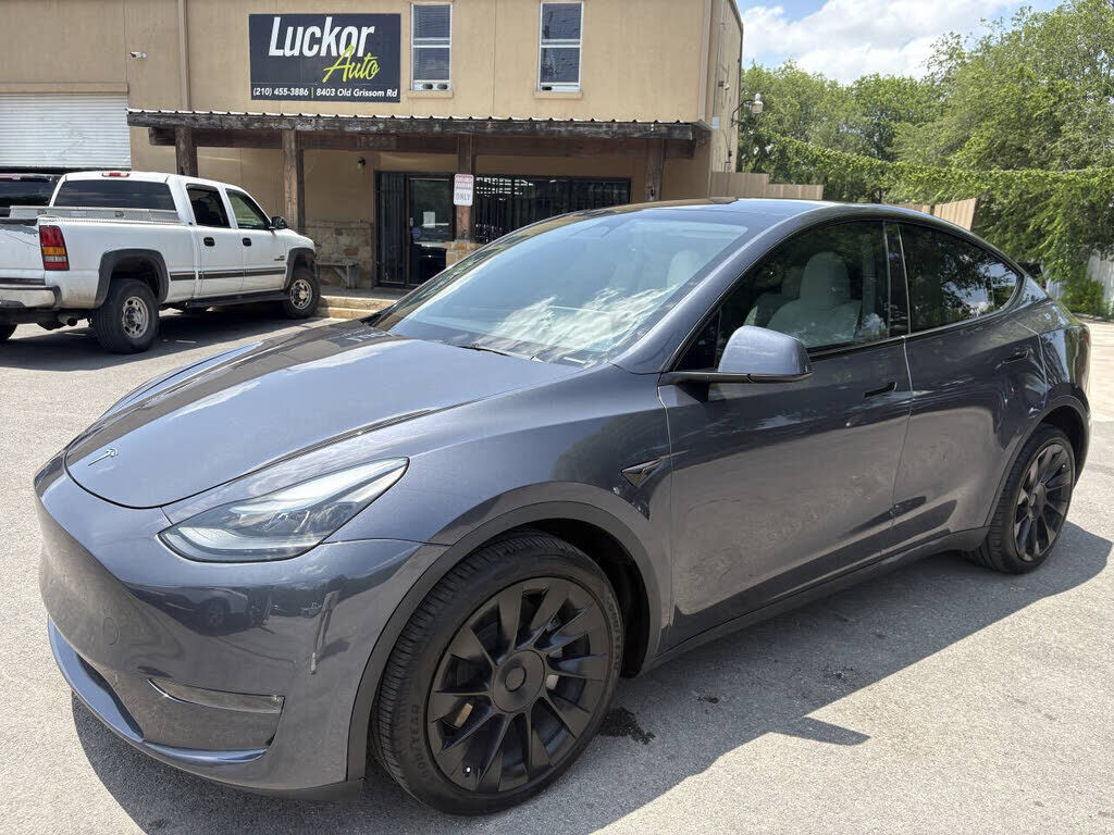 2023 TESLA Model Y