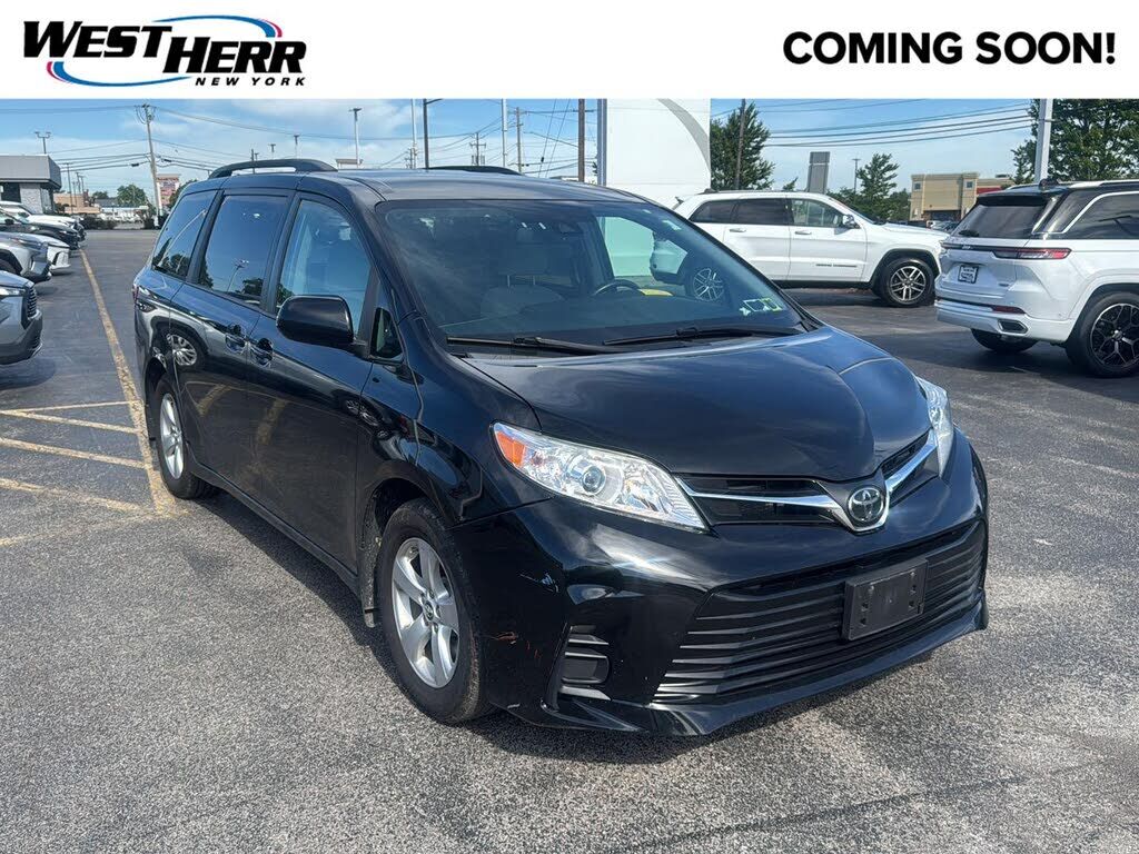 2019 TOYOTA Sienna
