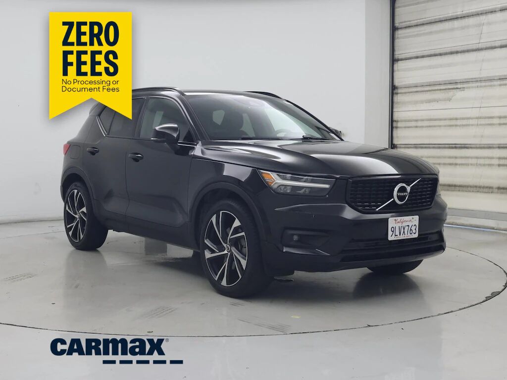 2021 VOLVO XC40