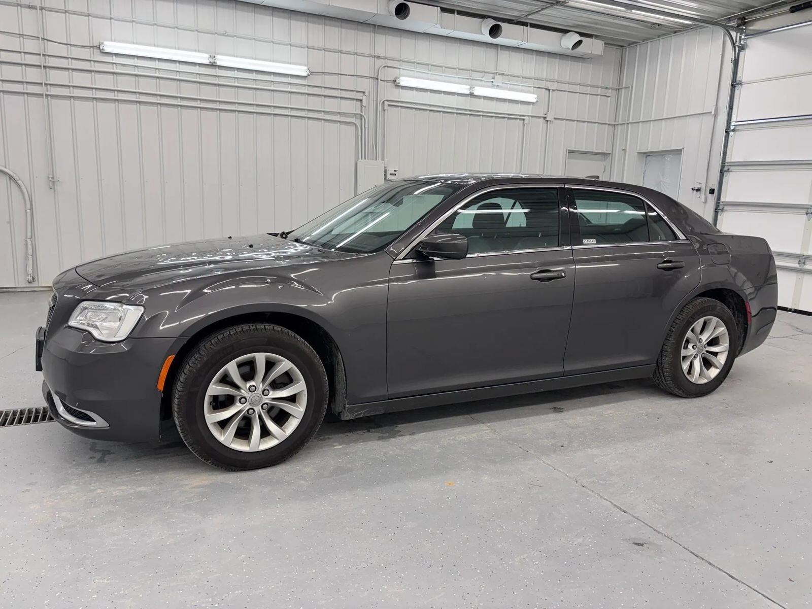 2015 CHRYSLER 300
