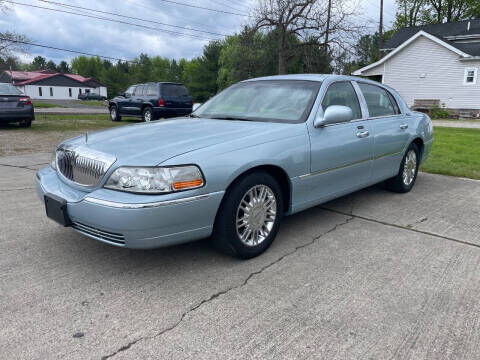 2010 LINCOLN Town Car