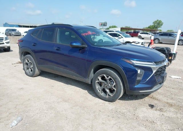 2024 CHEVROLET Trax