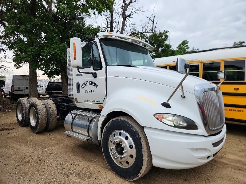 2011 INTERNATIONAL LF627