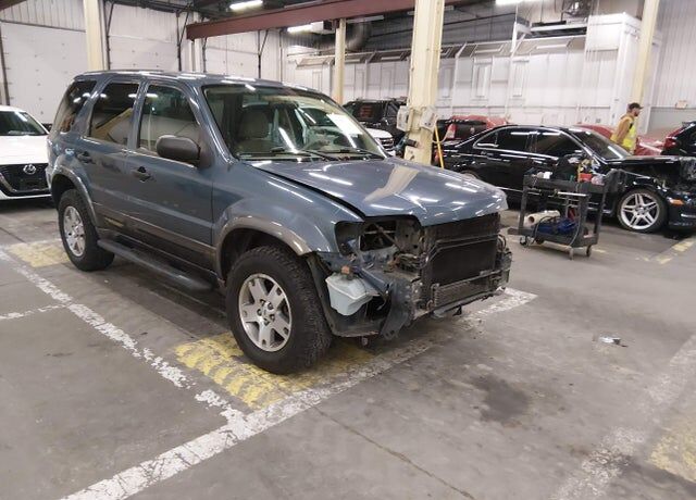 2005 FORD Escape