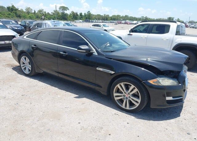 2016 JAGUAR XJ