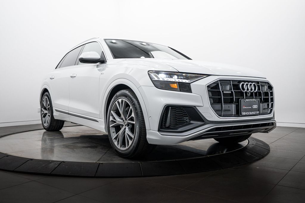 2023 AUDI Q8