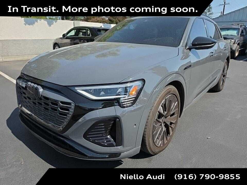 2024 AUDI Q8