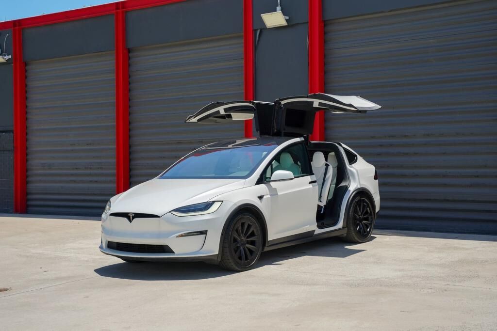 2023 TESLA Model X