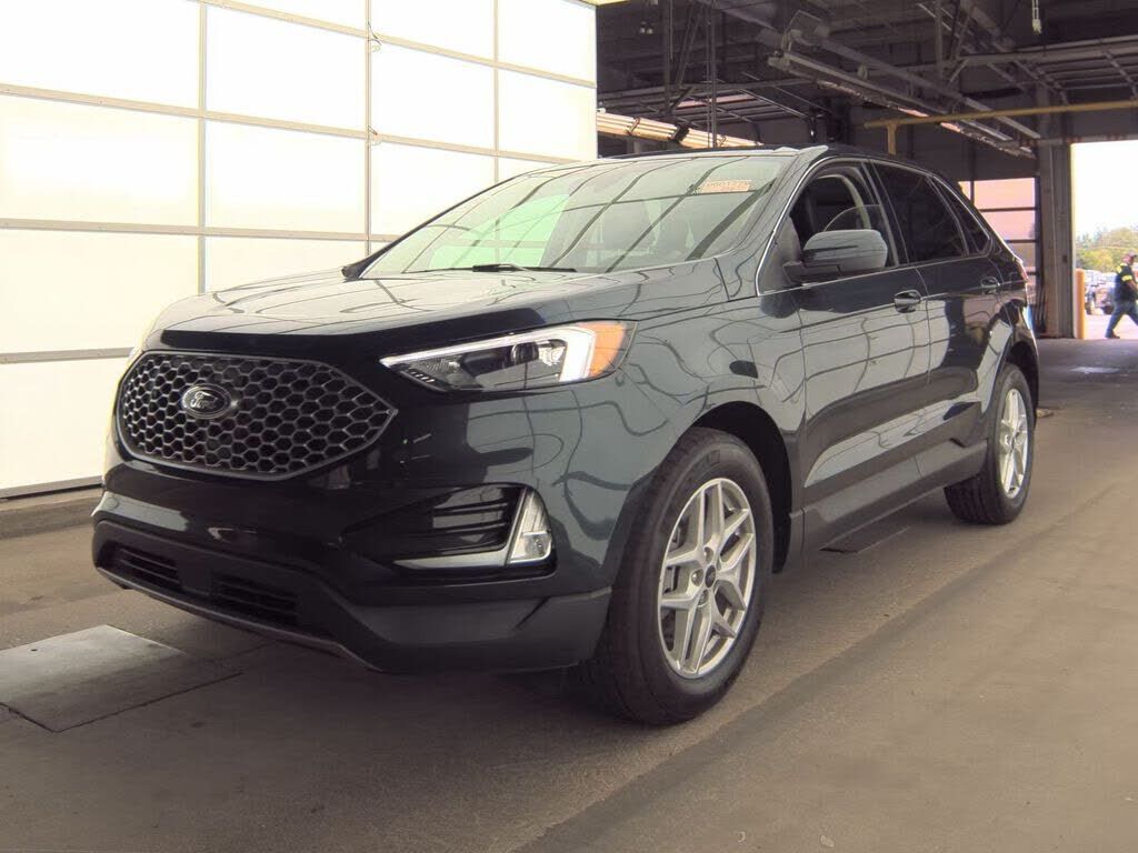 2023 FORD Edge