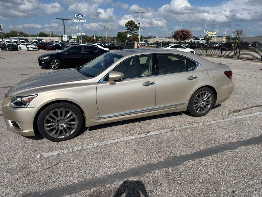 2016 LEXUS LS