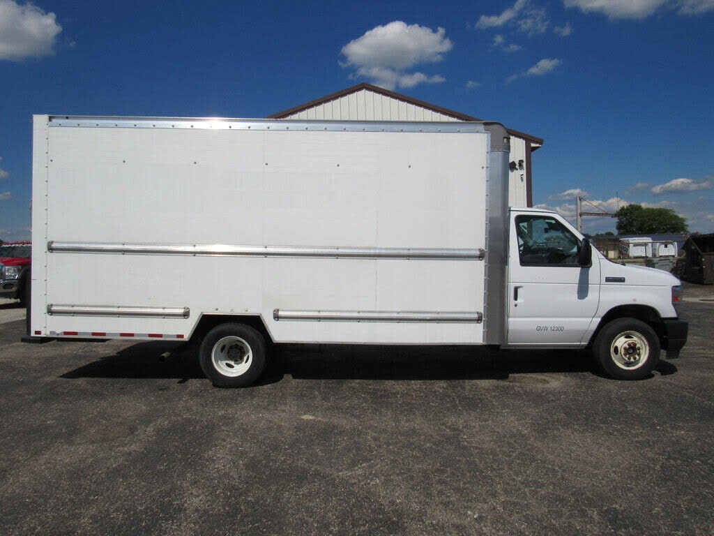 2022 FORD E-350