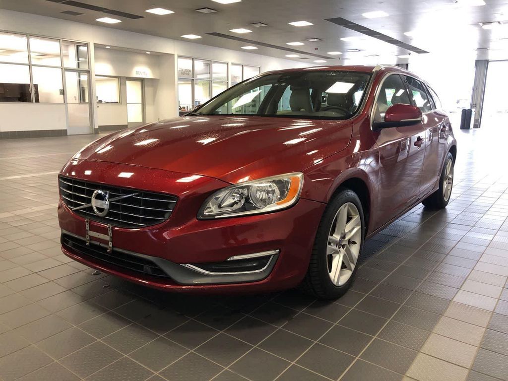 2015 VOLVO V60