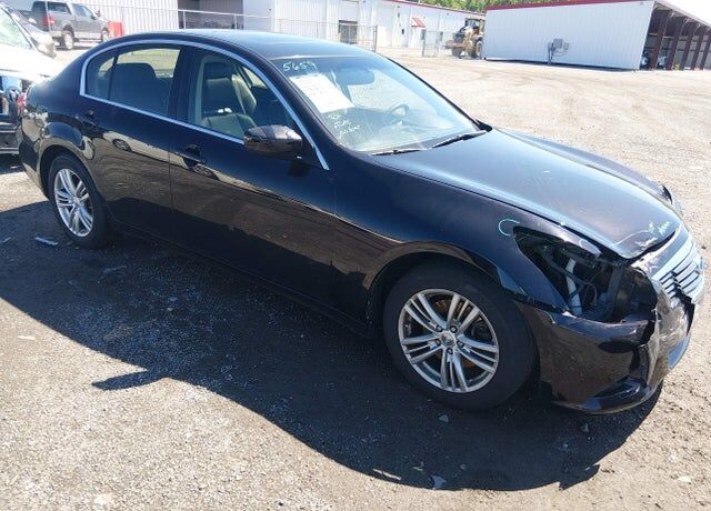 2013 INFINITI G37