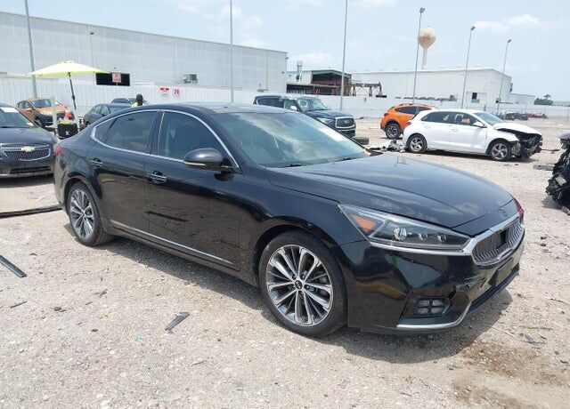 2019 KIA Cadenza
