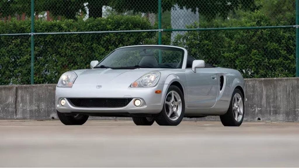 2003 TOYOTA MR2