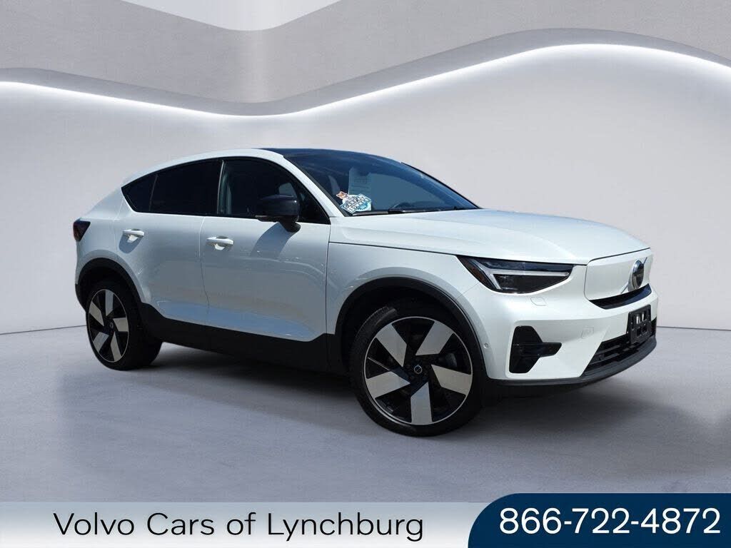 2023 VOLVO C40