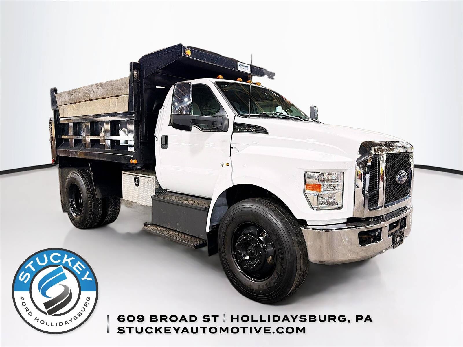 2022 FORD F-650