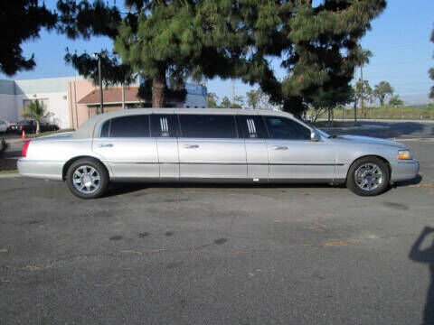 2009 LINCOLN Town Car