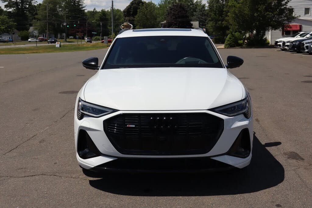2022 Audi e-tron