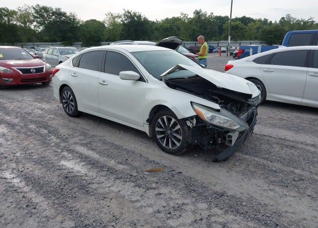 2017 NISSAN Altima