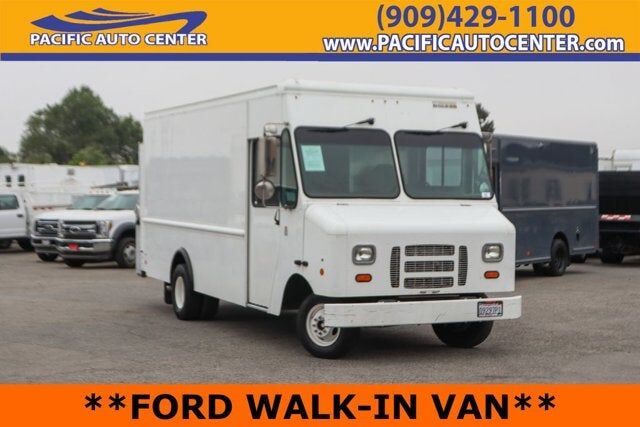 2013 FORD E-450
