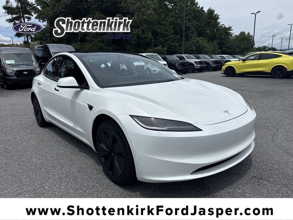 2025 TESLA Model 3