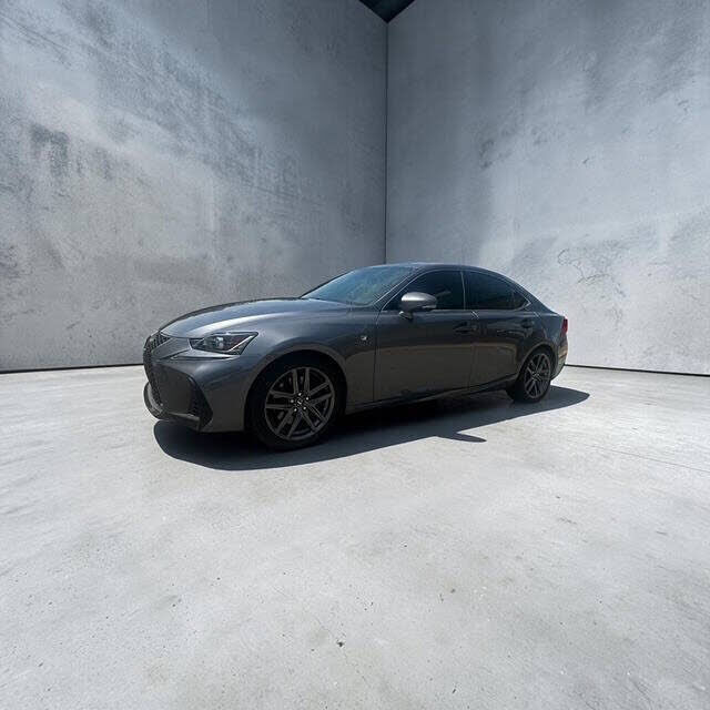 2017 LEXUS IS