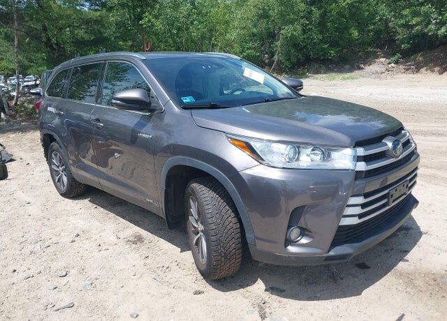 2019 TOYOTA Highlander