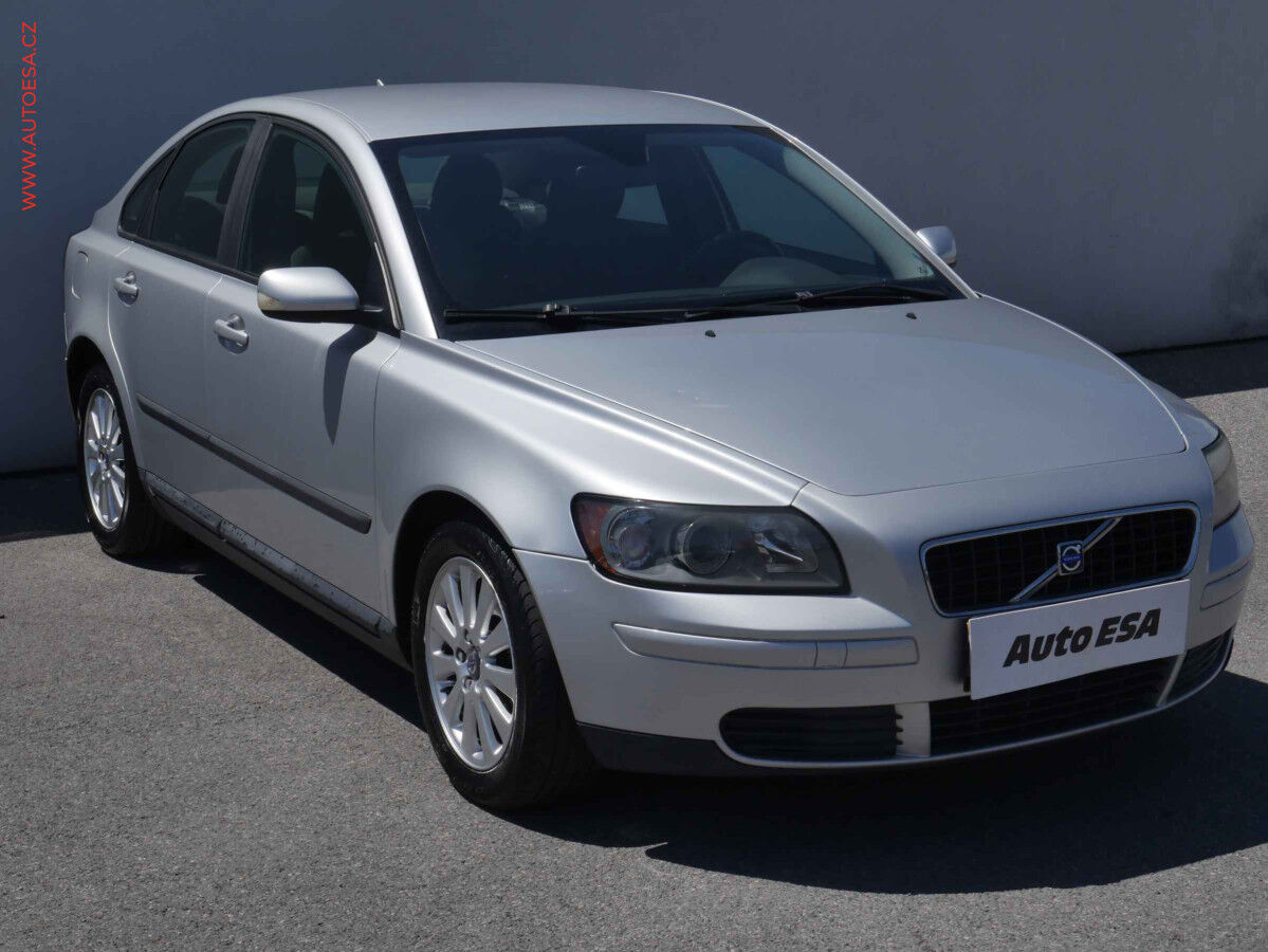 2005 VOLVO S40