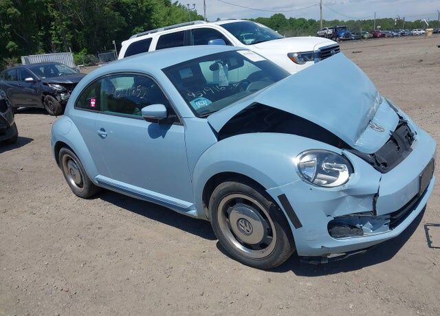 2012 VOLKSWAGEN Beetle