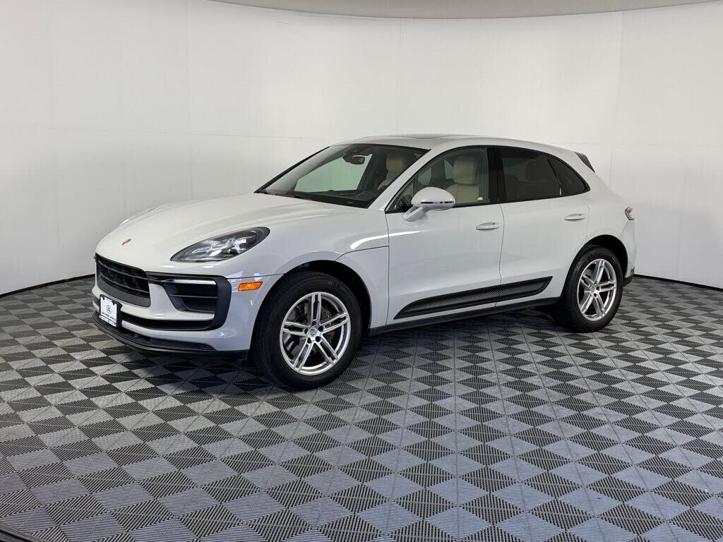 2022 PORSCHE Macan