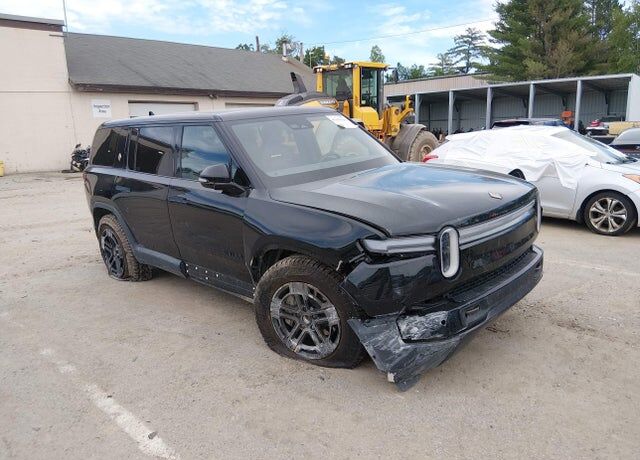 2026 RIVIAN R1S