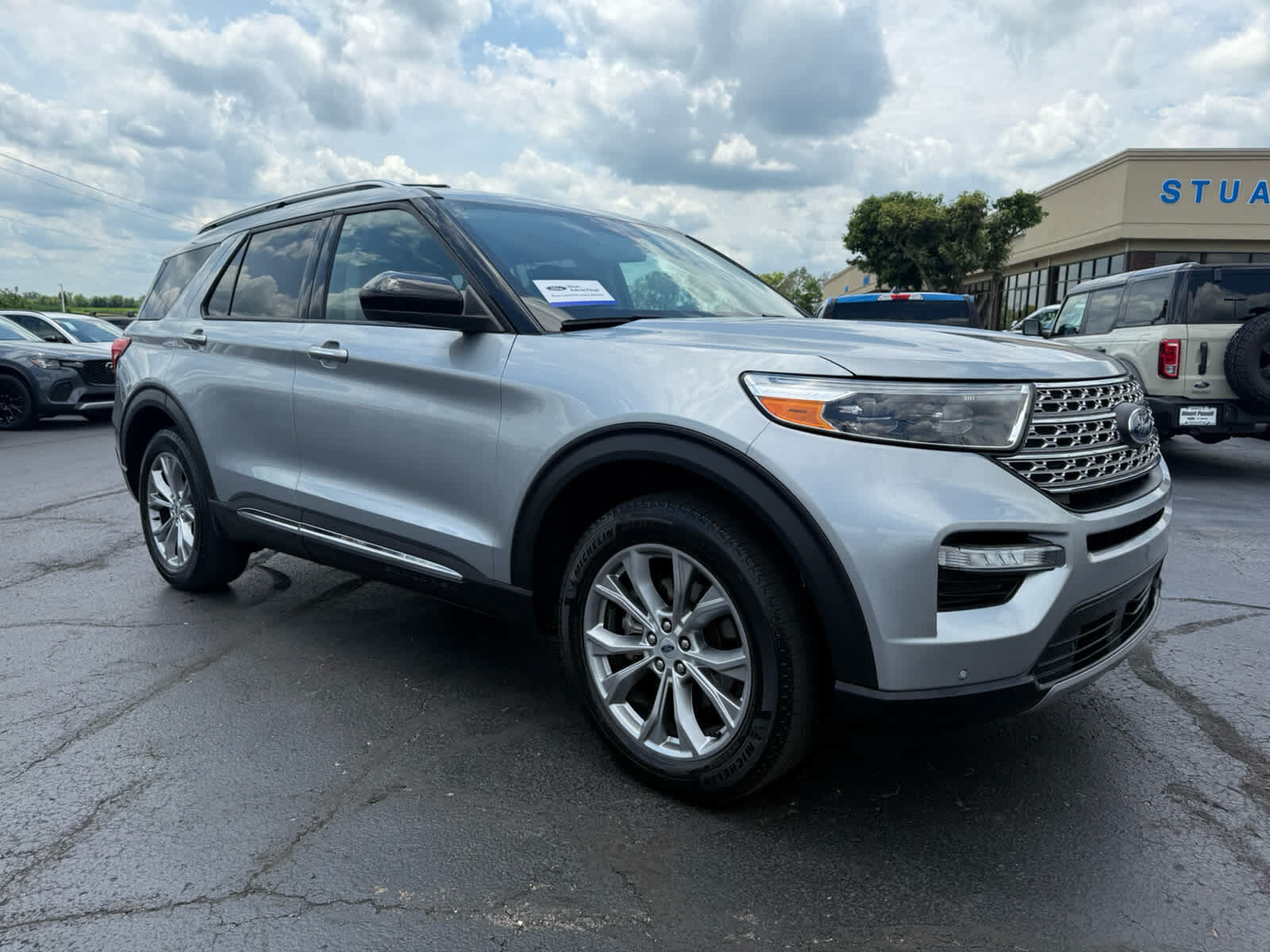 2023 FORD Explorer