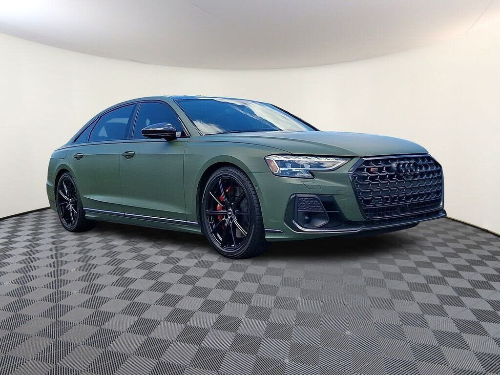 2022 AUDI S8