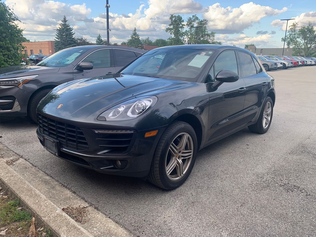 2017 PORSCHE Macan