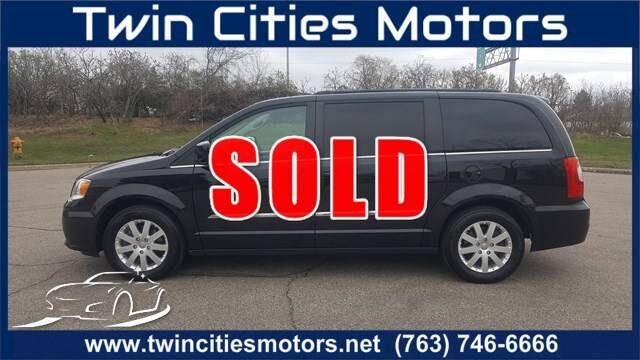 2016 CHRYSLER Town and Country