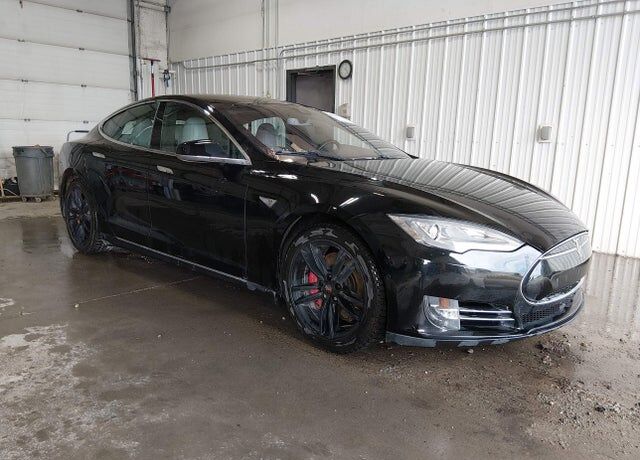 2014 TESLA Model S