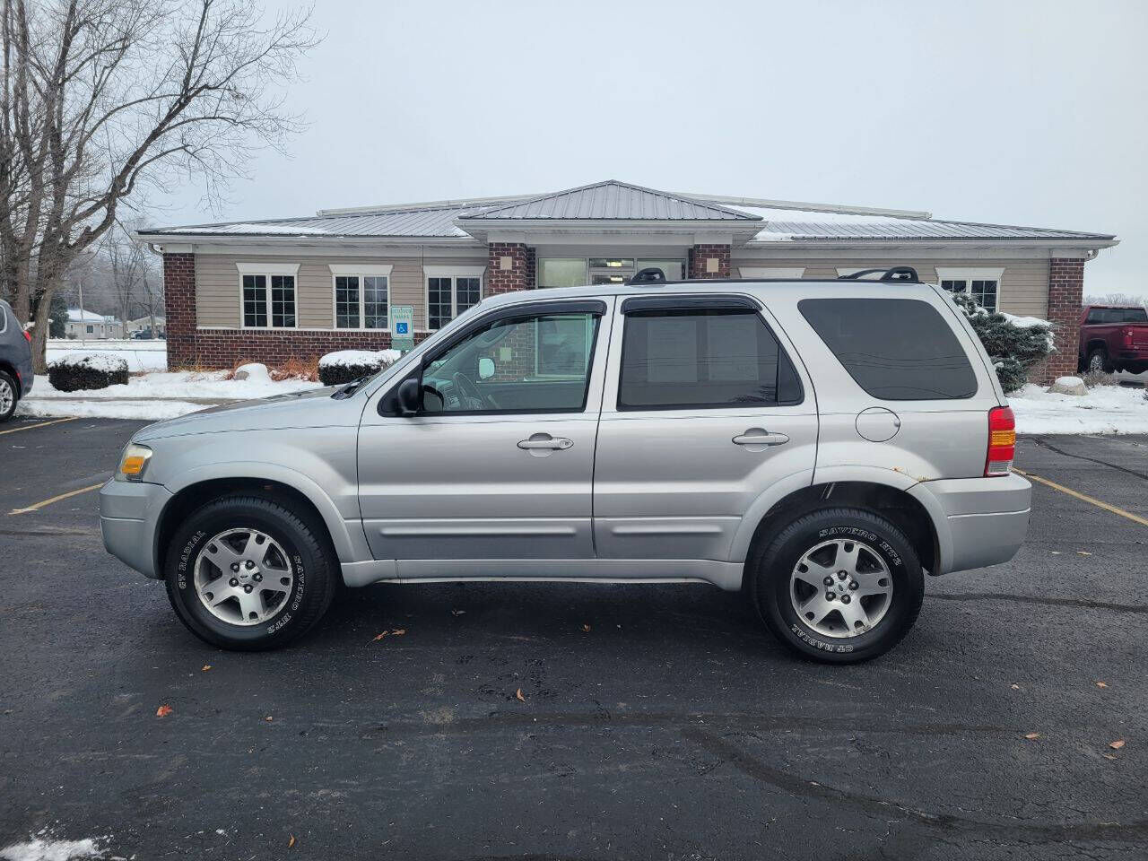 2005 FORD Escape