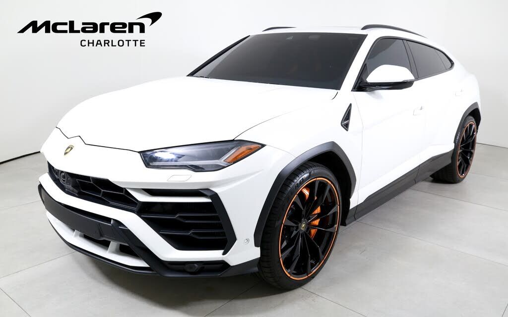 2022 LAMBORGHINI URUS