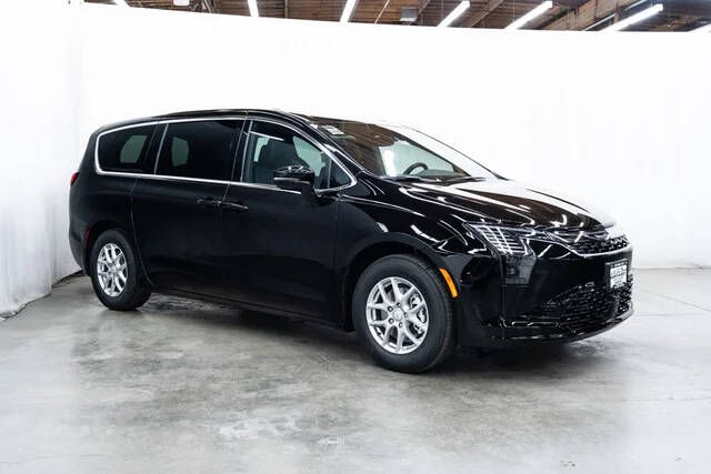 2027 CHRYSLER Pacifica