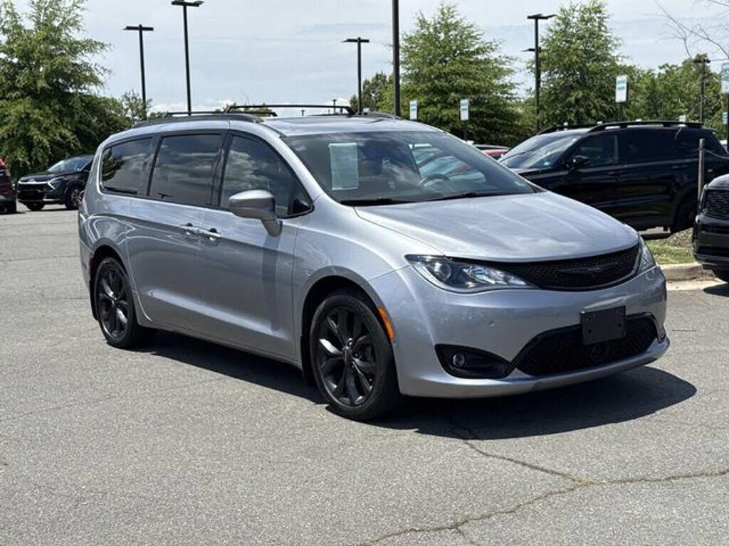 2020 CHRYSLER Pacifica