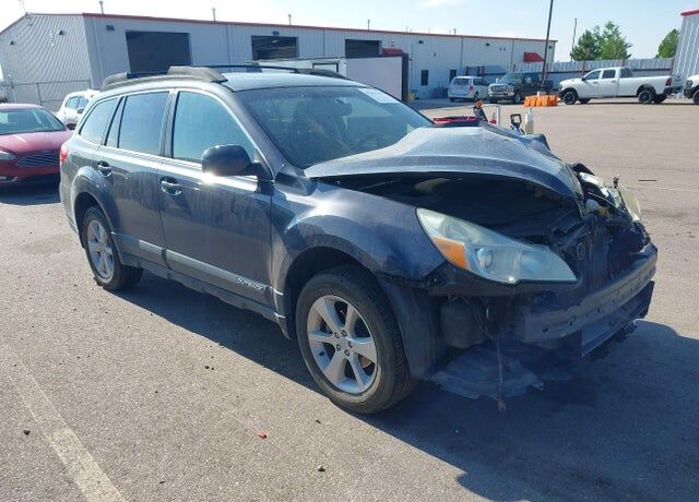 2013 SUBARU Outback