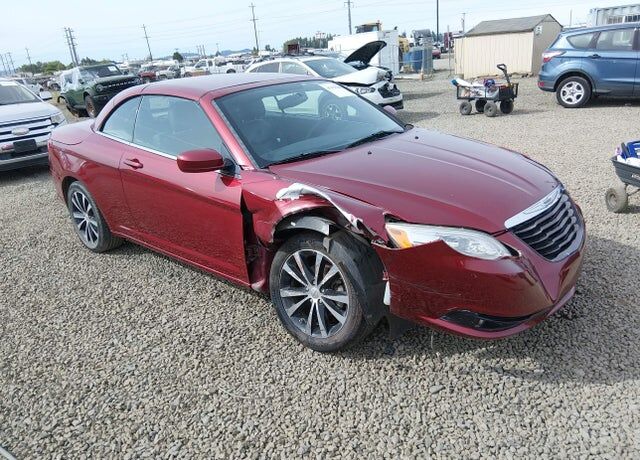 2013 CHRYSLER 200